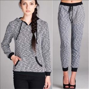 Black/white jogger pants sweater hoodie set